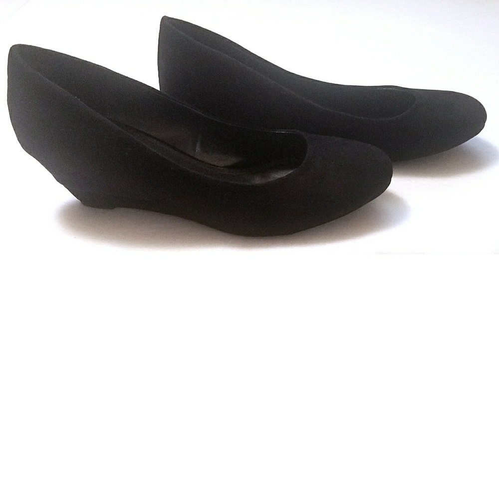 Size 9 Black Faux Suede/Velvety Wedges